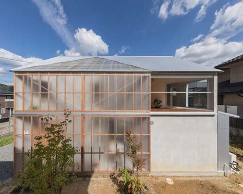 hollow polycarbonate house
